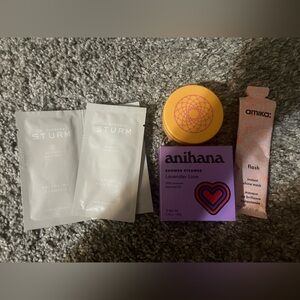 Amika Hair Care sample bundle